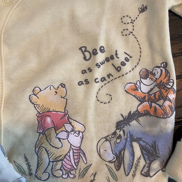 Disney Winnie the Pooh Baby Cream Outfit - Picture 3 of 7